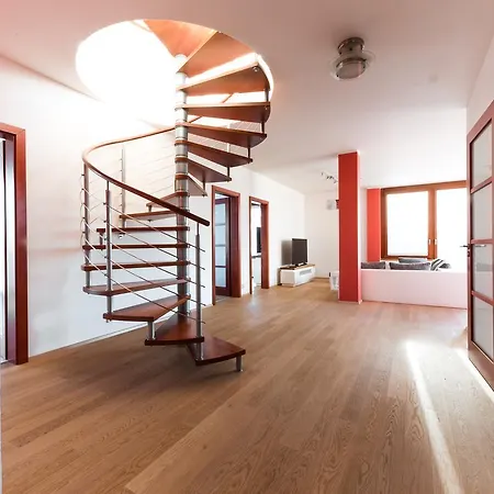 Gorgeous Duplex With Terrace * プラハ