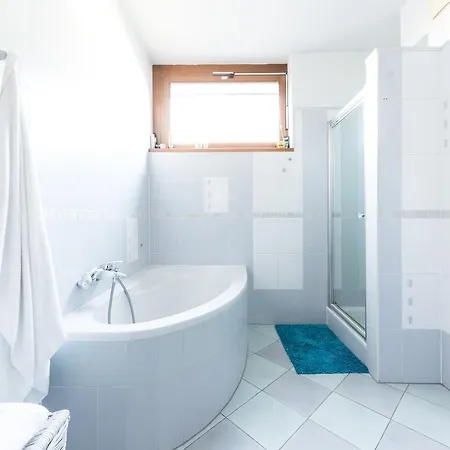 Gorgeous Duplex With Terrace アパート *