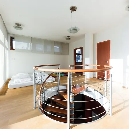 アパート Gorgeous Duplex With Terrace プラハ
