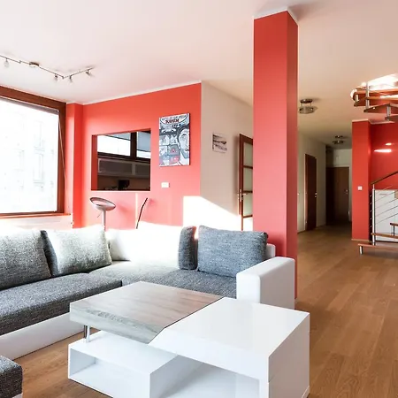 Gorgeous Duplex With Terrace プラハ