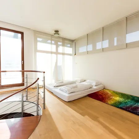 Gorgeous Duplex With Terrace プラハ